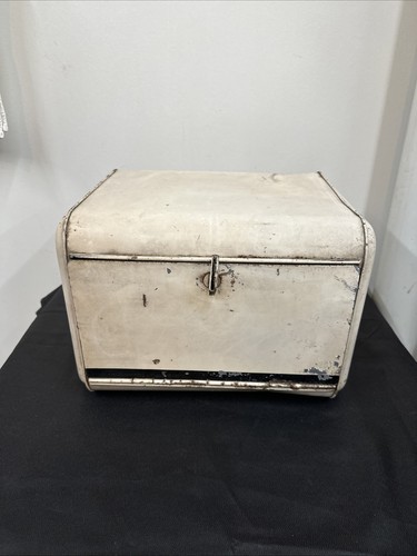 Vtg cream tin bread box - vtg,